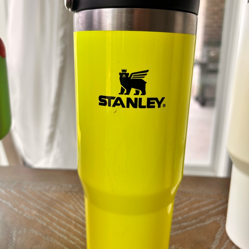 Stanley Neon Yellow Insulated flip straw